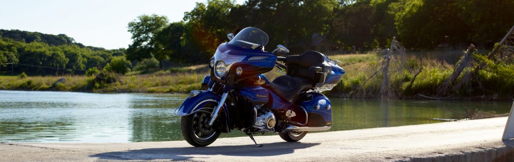 Indian Scout Motor Roadmaster Elite Cobalt motorfiets in showroom van H.D. Service Venlo